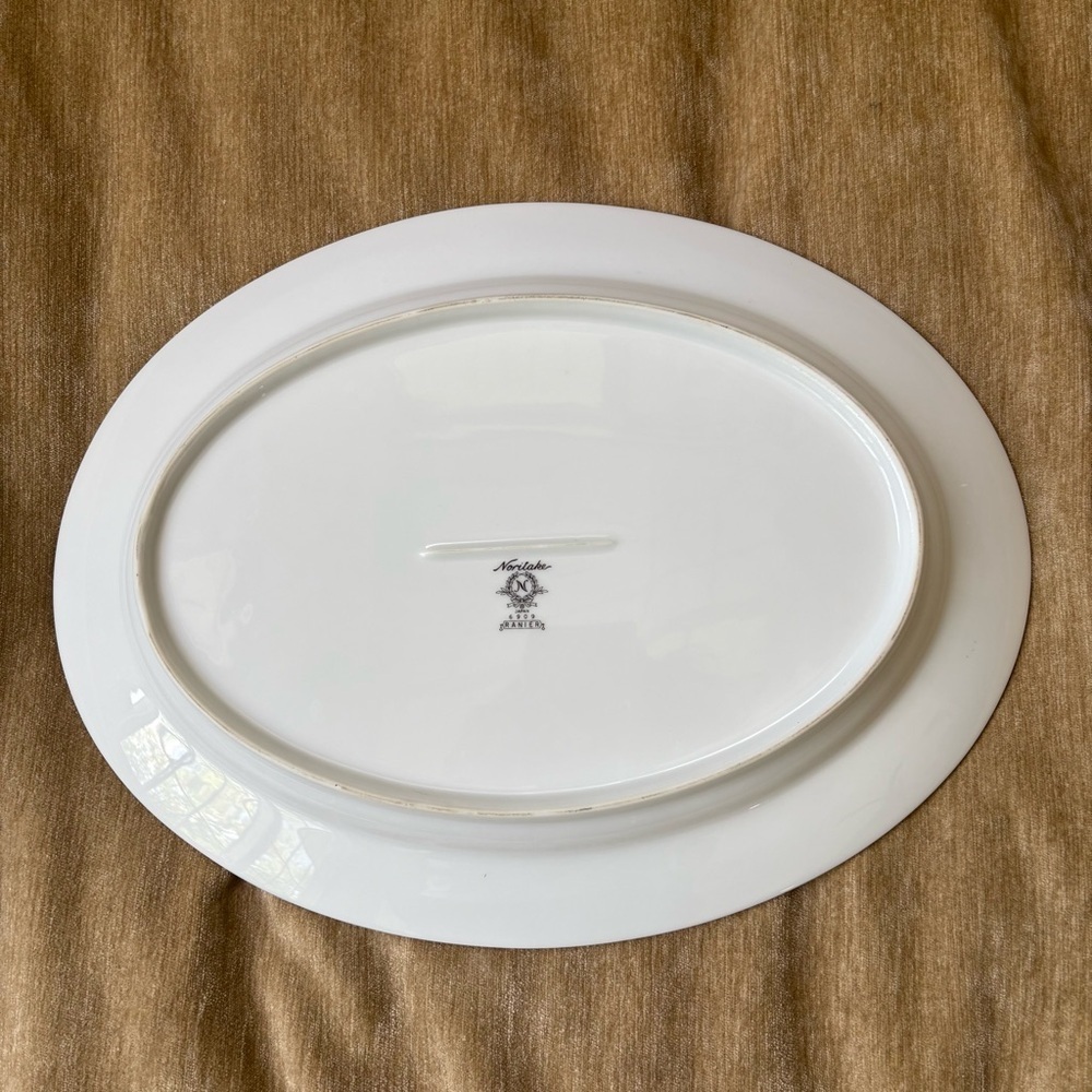 Noritake Ranier Elegant White Oval Serving Platter 13 5/8" - Picture 3 of 4